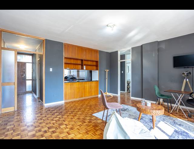 2 BEDROOM APARTMENT FOR SALE IN RONDEBOSCH
